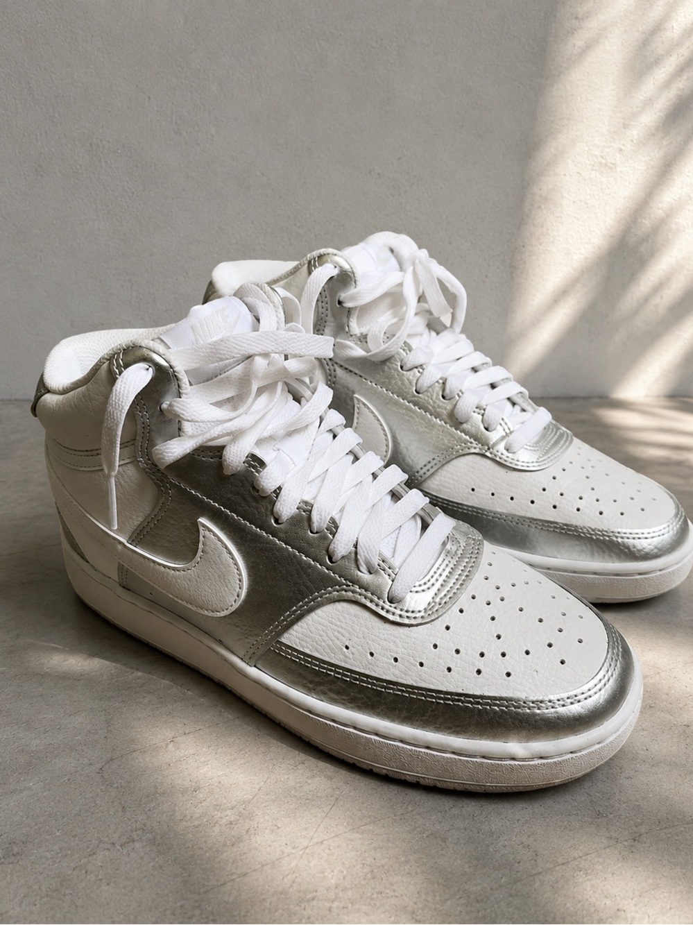 Nike Court Vision Mid White Metallic Silver Retro Basketball Sneakers‎ Size 8.5